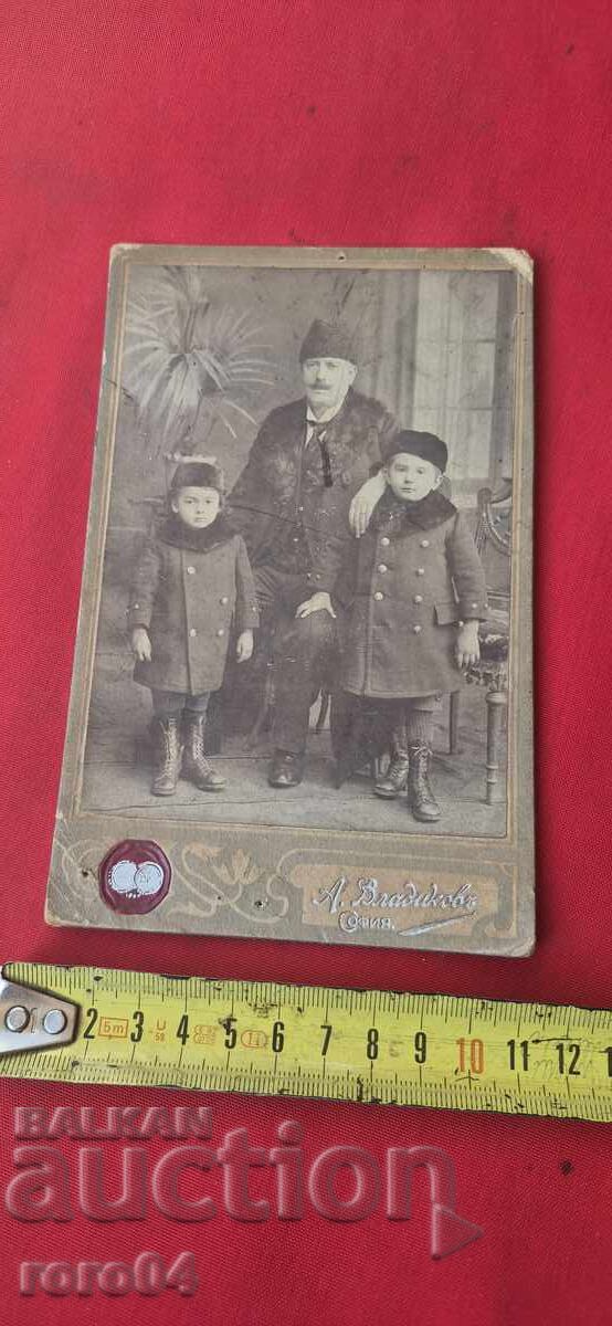 А. ВЛАДИКОВ - СТАРА ФОТОГРАФИЯ - КАРТОН - 6