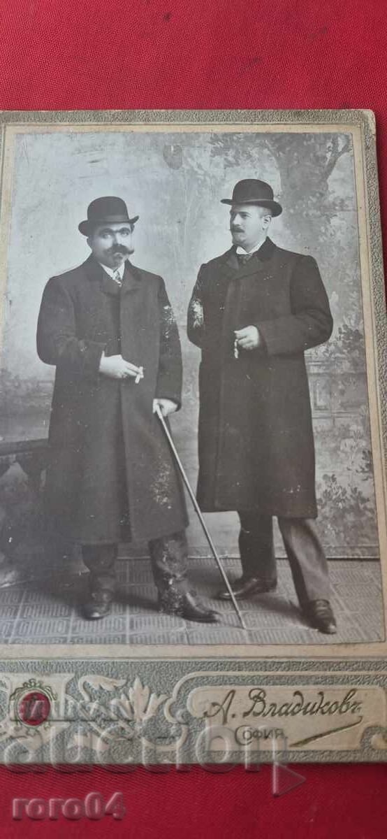 А. ВЛАДИКОВ - СТАРА ФОТОГРАФИЯ - КАРТОН с цена € 13.99 | 27.36 лв.
