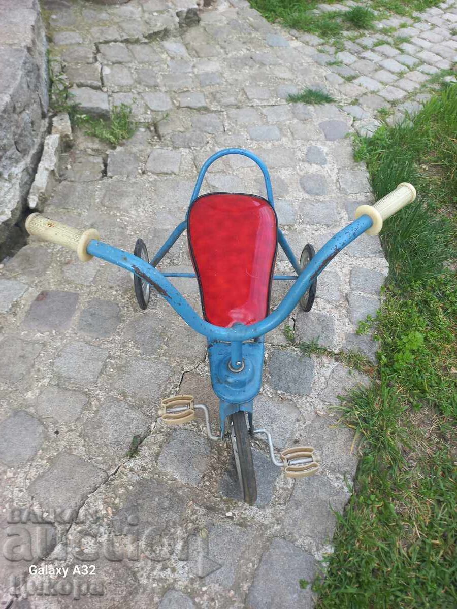 Livrarea TRICICLETA VECHE PENTRU COPII