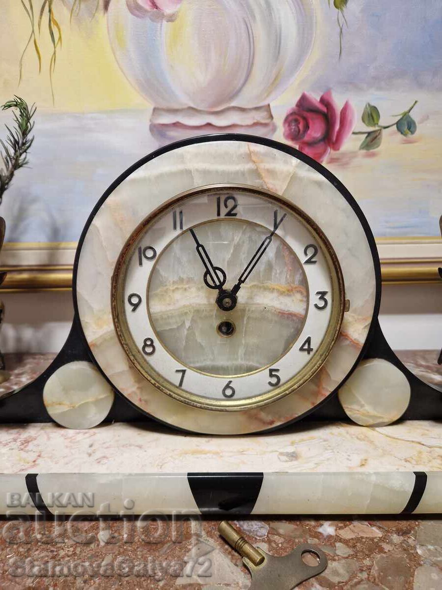 Frumos ceas de șemineu franțuzesc mare cu figurine cu preț € 188.00 | 367.70 BGN