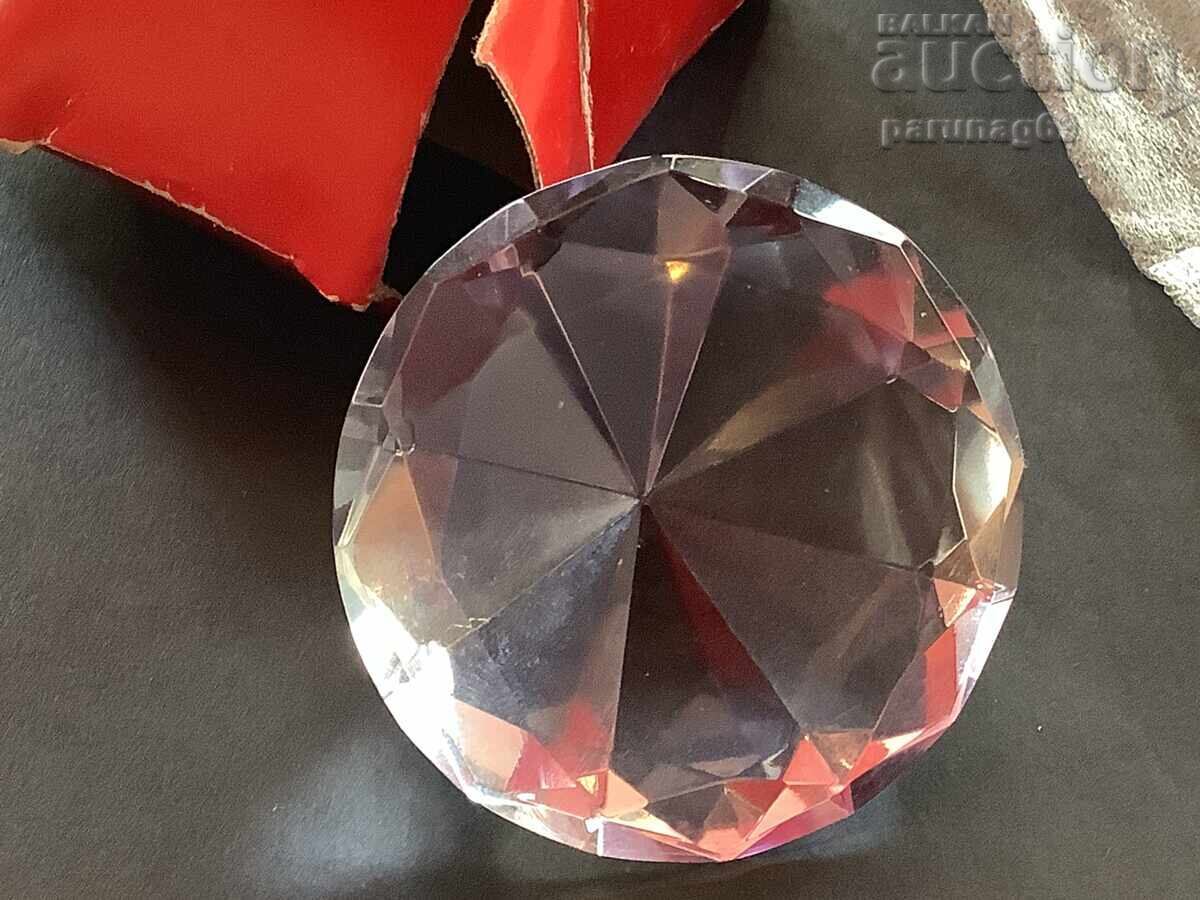 Suvenir DIAMANT - sticlă, diametru 50 mm cu preț € 5.00 | 9.78 BGN