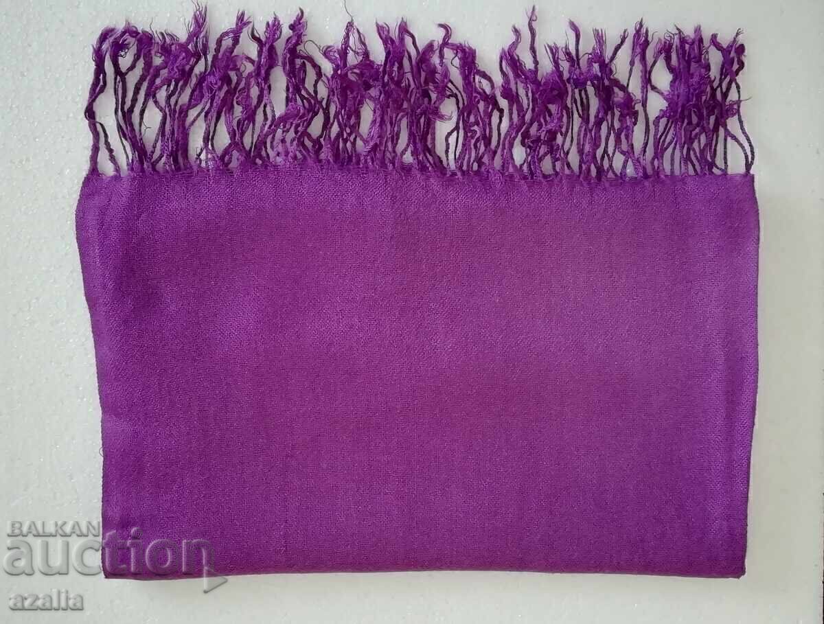 Delivery of Two excellent ladies' scarves in purple