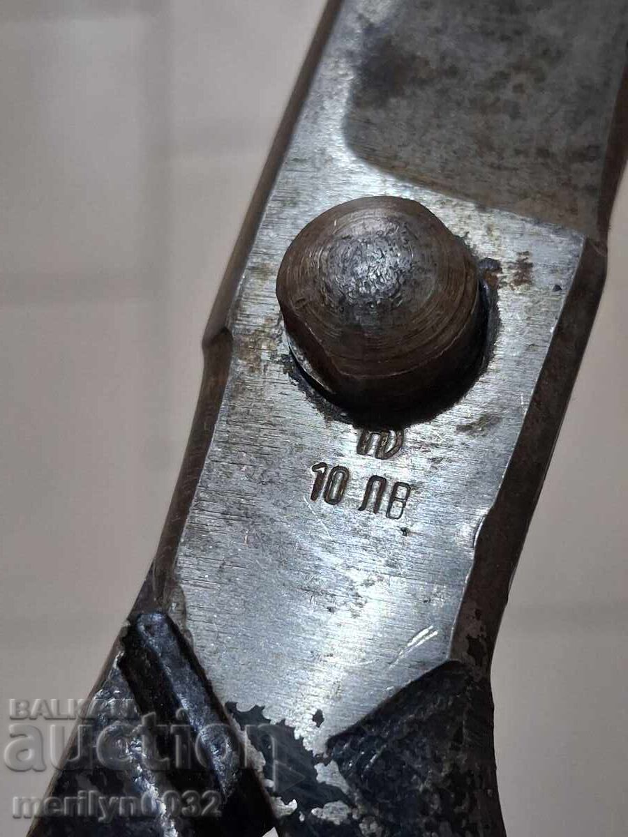 Auction  Old sewing scissors old scissors