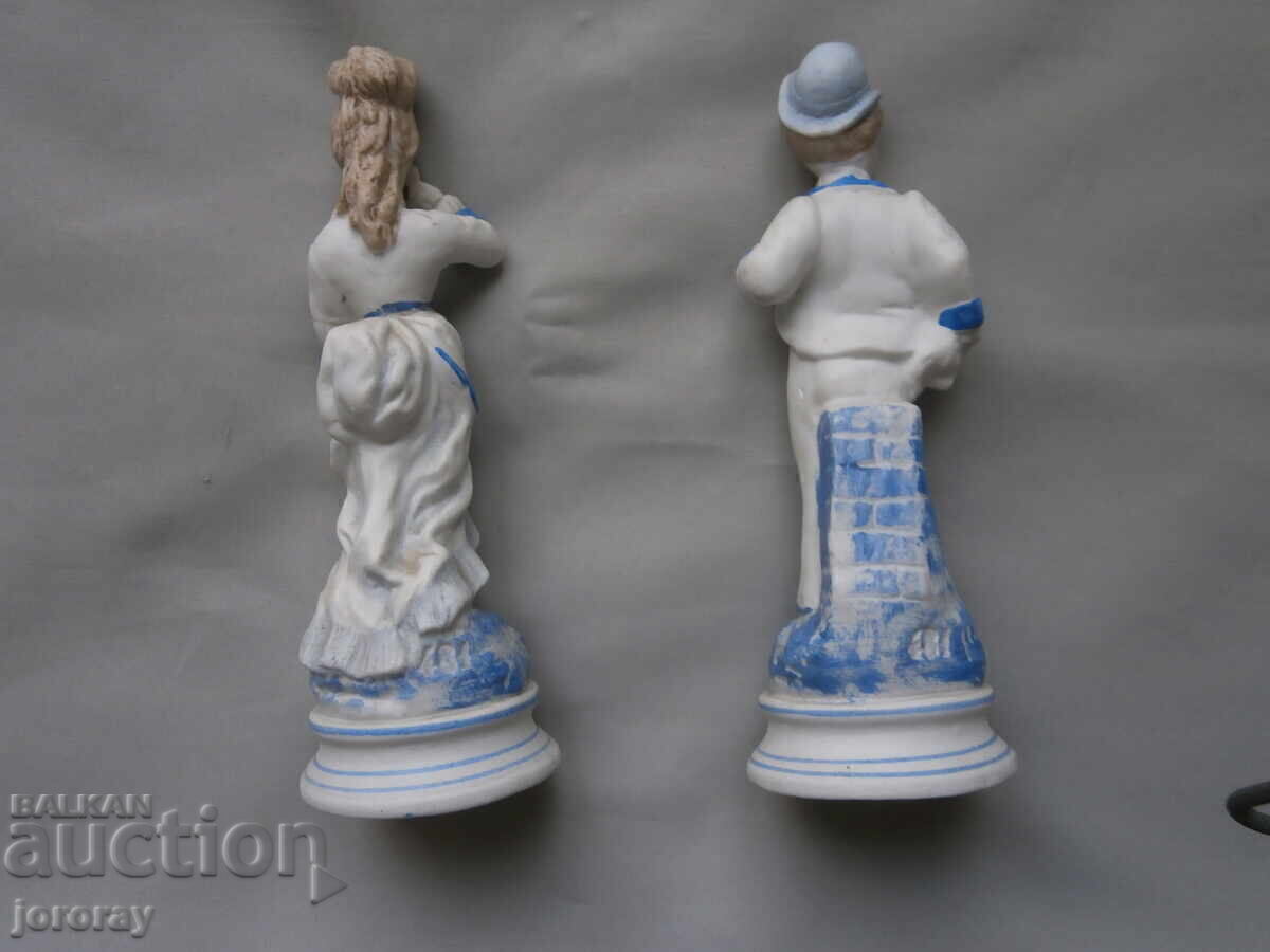 Licitație O pereche de figurine din porțelan