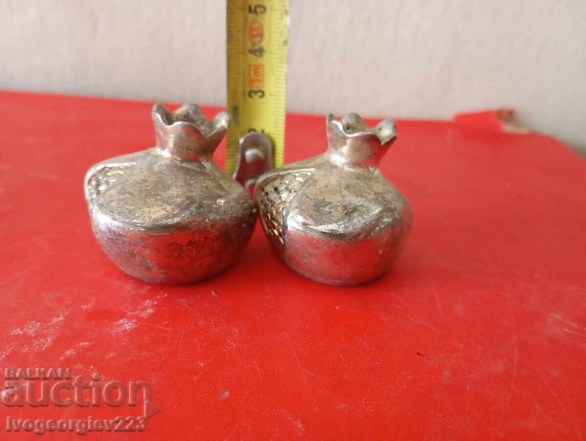 Две посребрени декорации с цена € 7.00 | 13.69 лв.