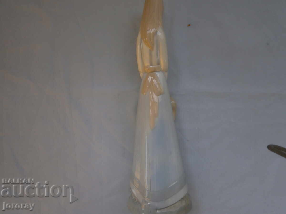 Licitație Figurină de porțelan, marcă Spania 33cm