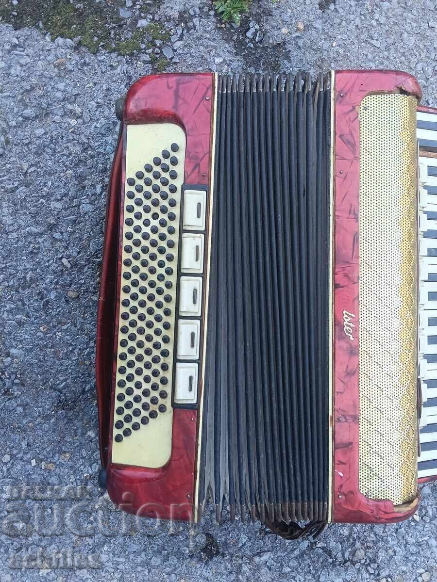 Акордеон Weltmeister 120 баса за части .ремонт с цена € 25.00 | 48.90 лв.