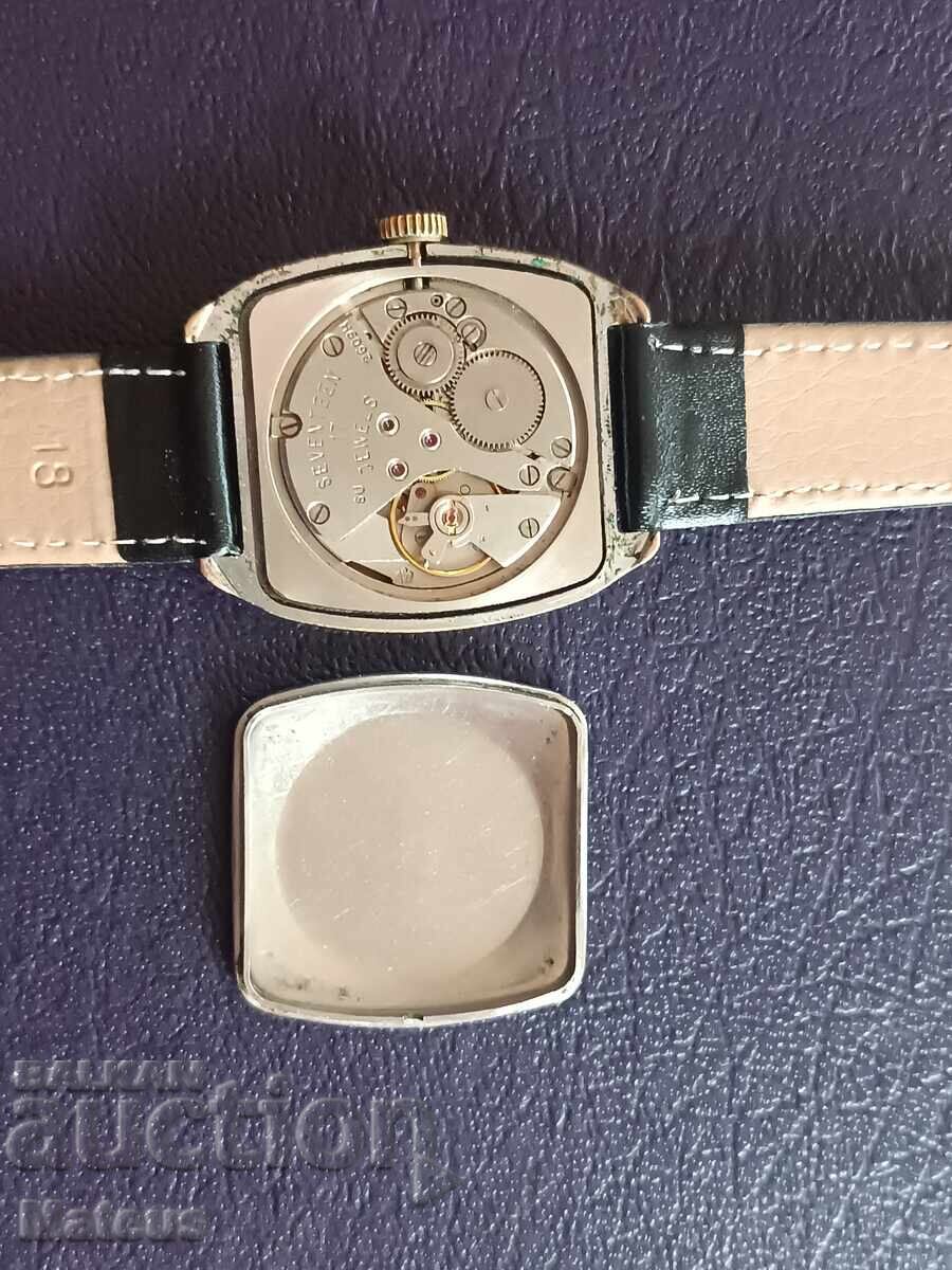 Παράδοση Ρολόι Poljot από 0.01λ