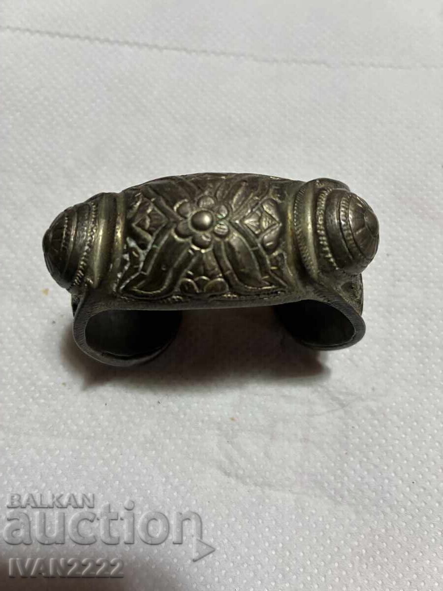 Selling slingshot bracelet