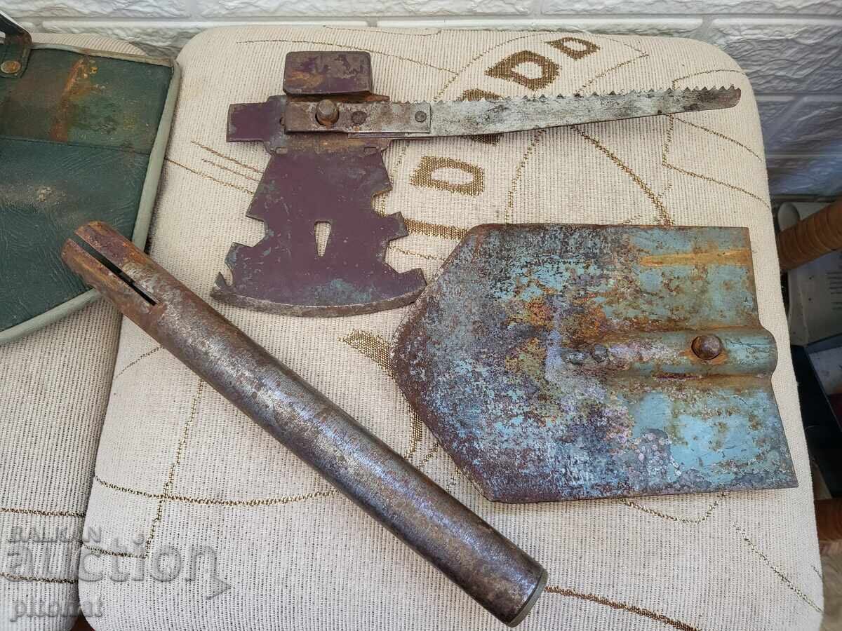 Unealtă multifuncțională militară/turistică din perioada socialistă cu preț € 65.00 | 127.13 BGN