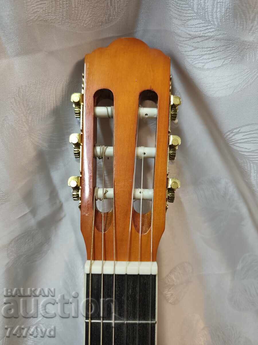 Almeria CG-390 Classical Guitar. EXCELLENT CONDITION - 6