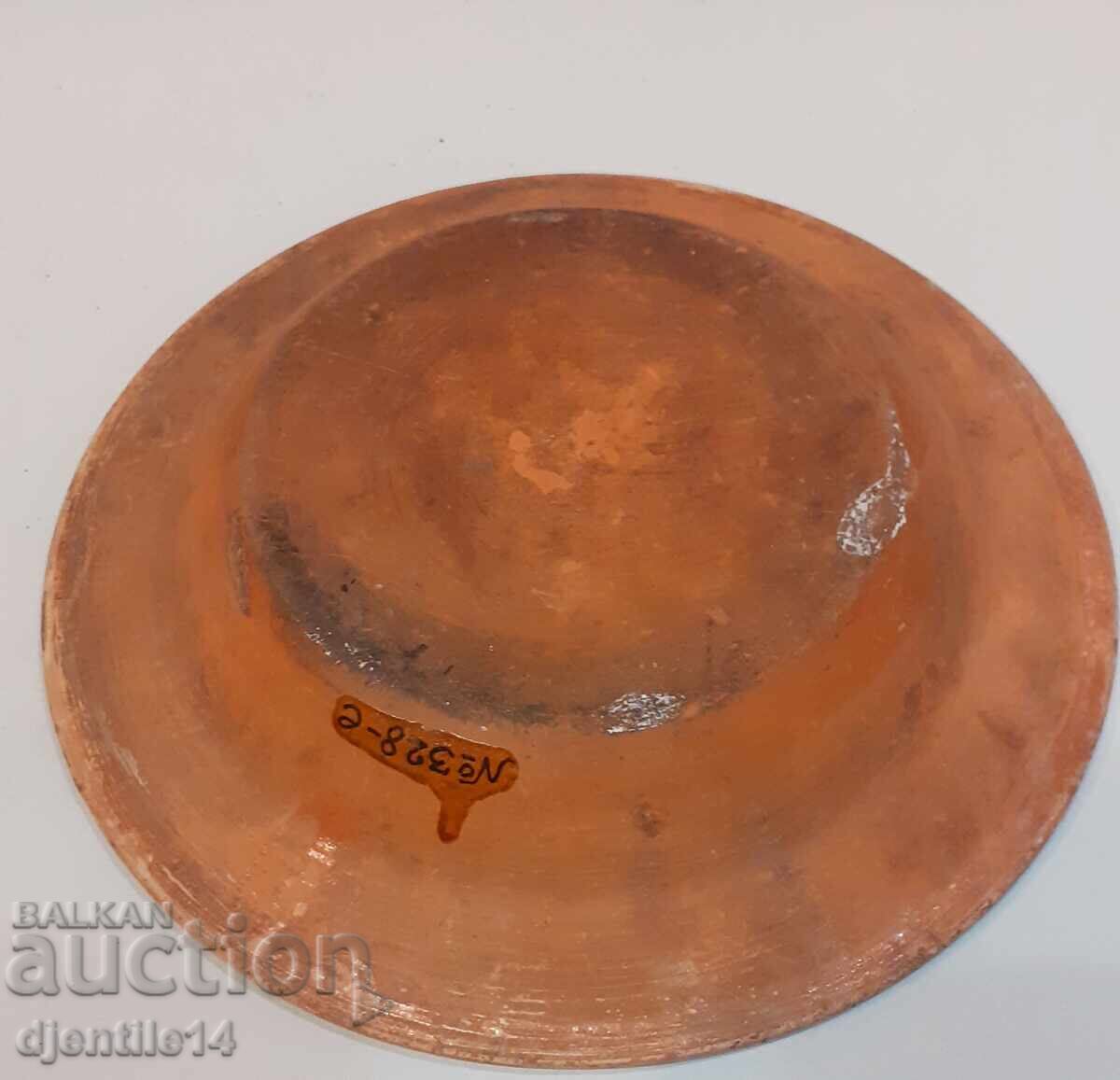 Παλιό κεραμικό πιάτο με τιμή € 20.00 | 39.12 BGN