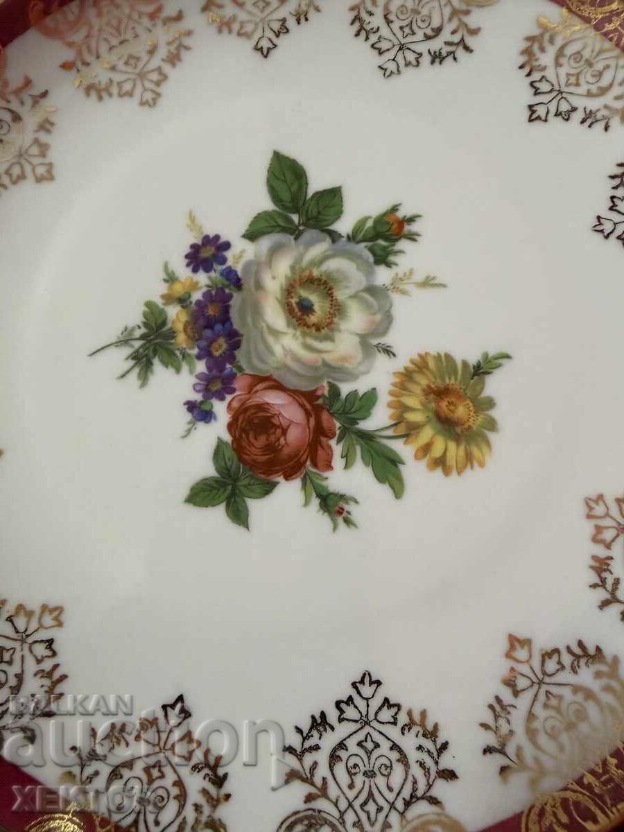 Farfurie din porțelan Les Porcelaine cu preț € 13.00 | 25.43 BGN