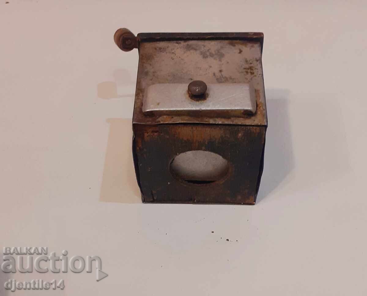 Starinen melnichka za cheren piper με τιμή € 25.00 | 48.90 BGN