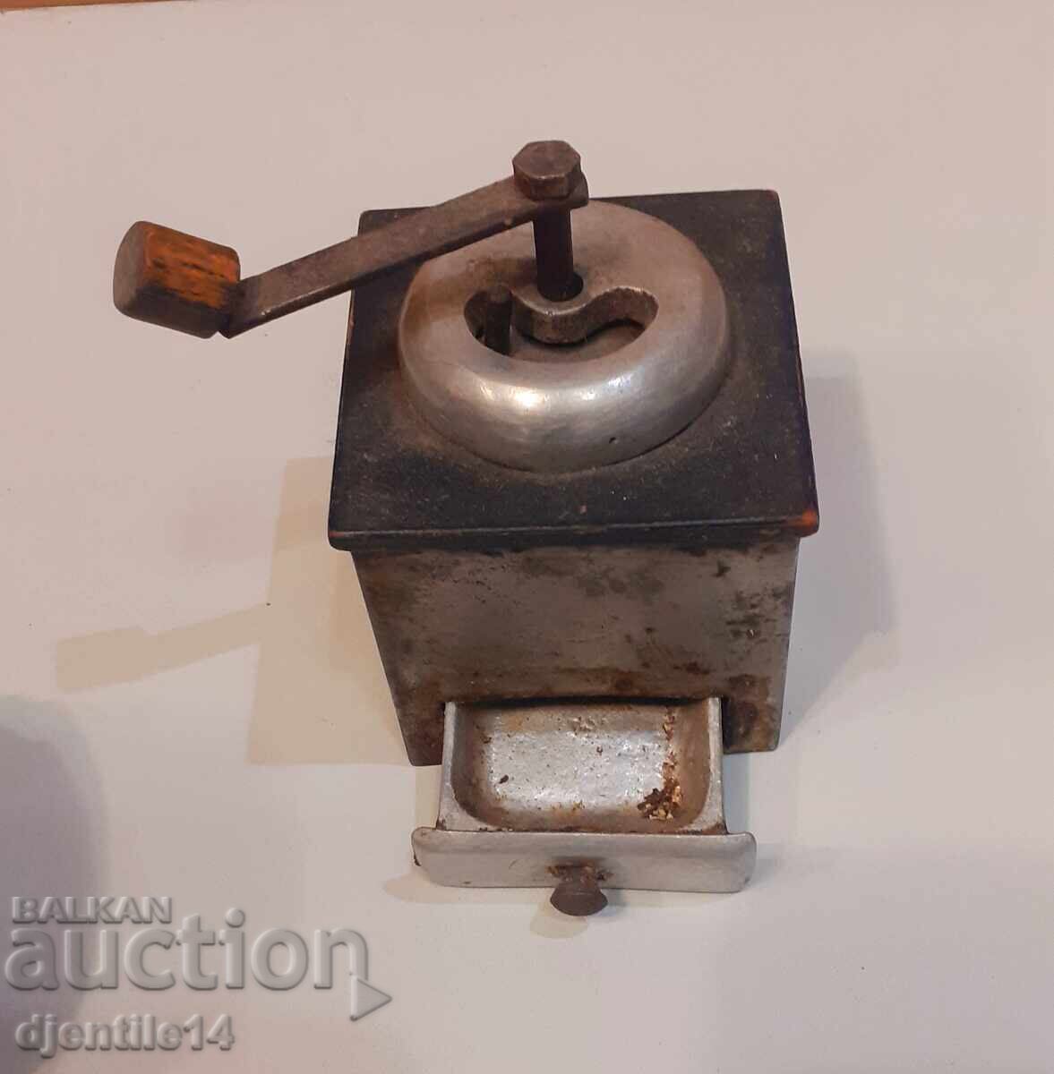 Starinen melnichka za cheren piper - 5