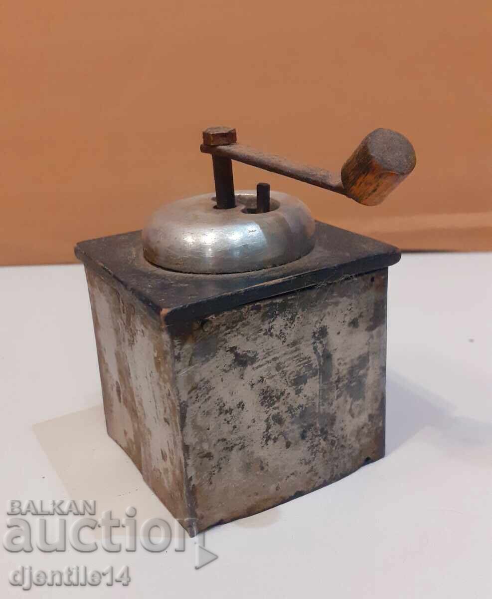 Starinen melnichka za cheren piper - 6