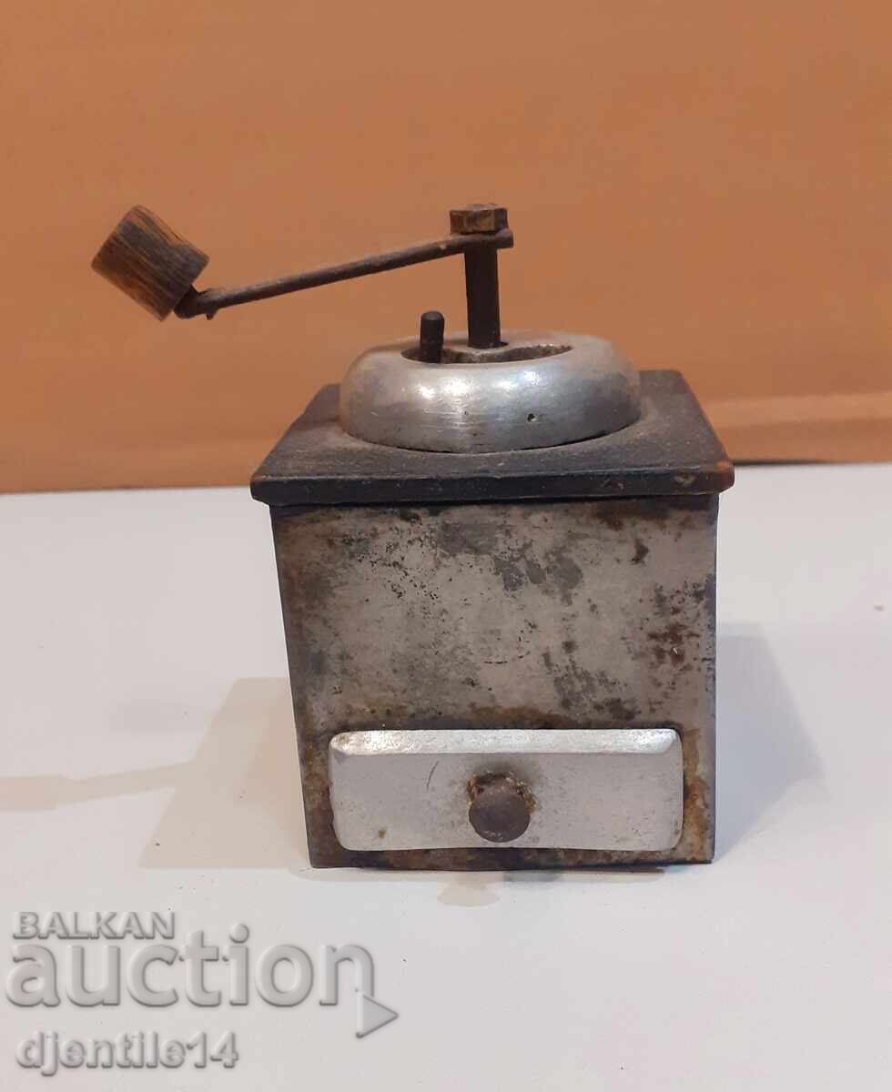 Starinen melnichka za cheren piper - 7