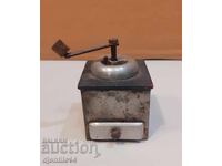 Starinen melnichka za cheren piper