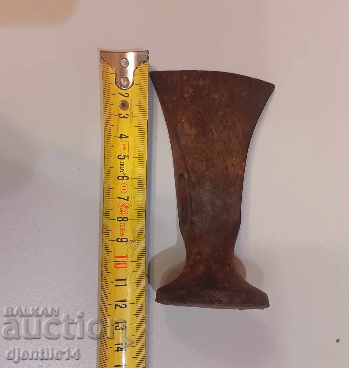 Παλιό τσεκούρι με τιμή € 30.00 | 58.68 BGN