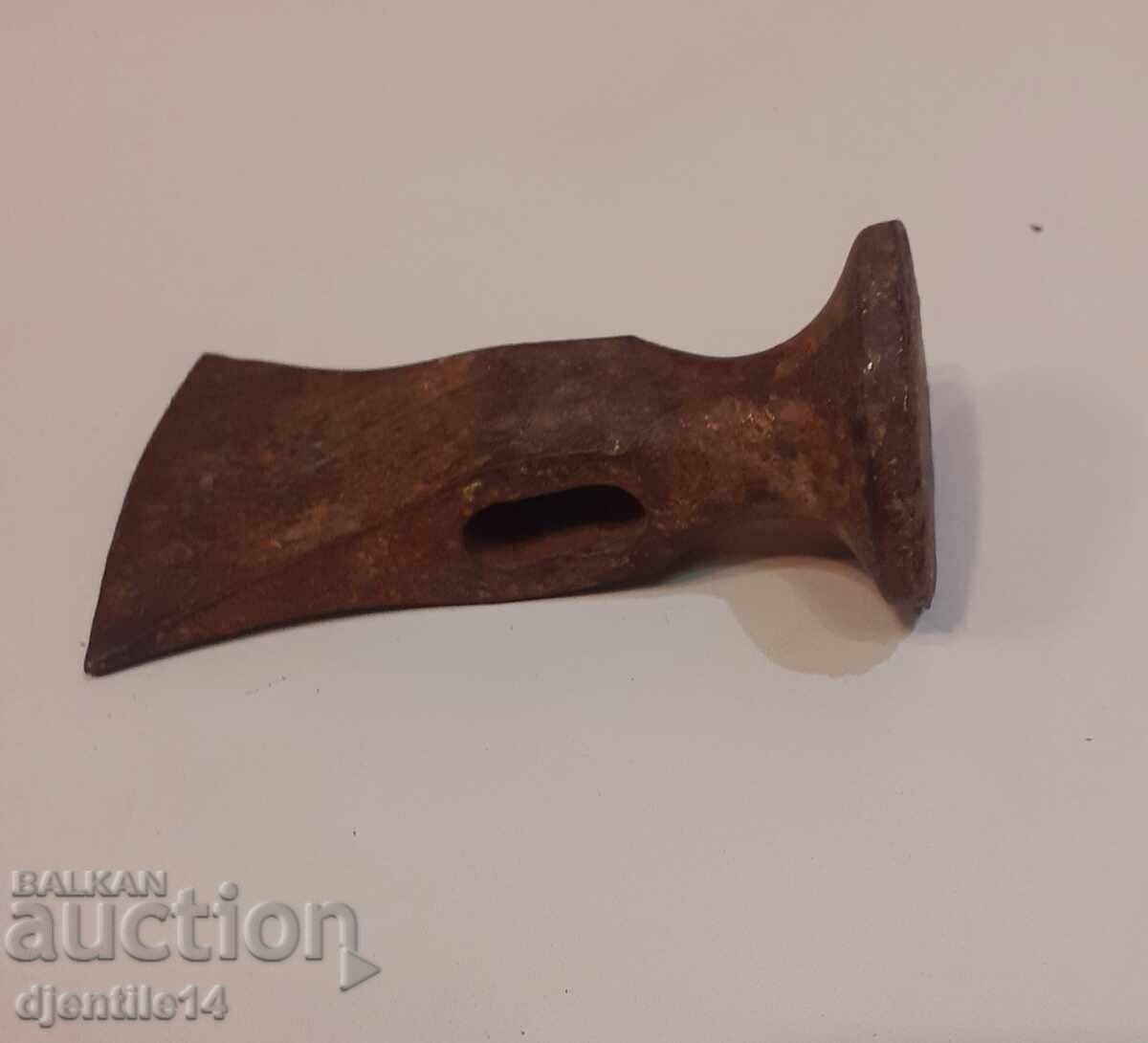 Παλιό τσεκούρι