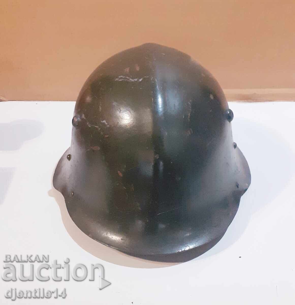 Cască militară veche - 6