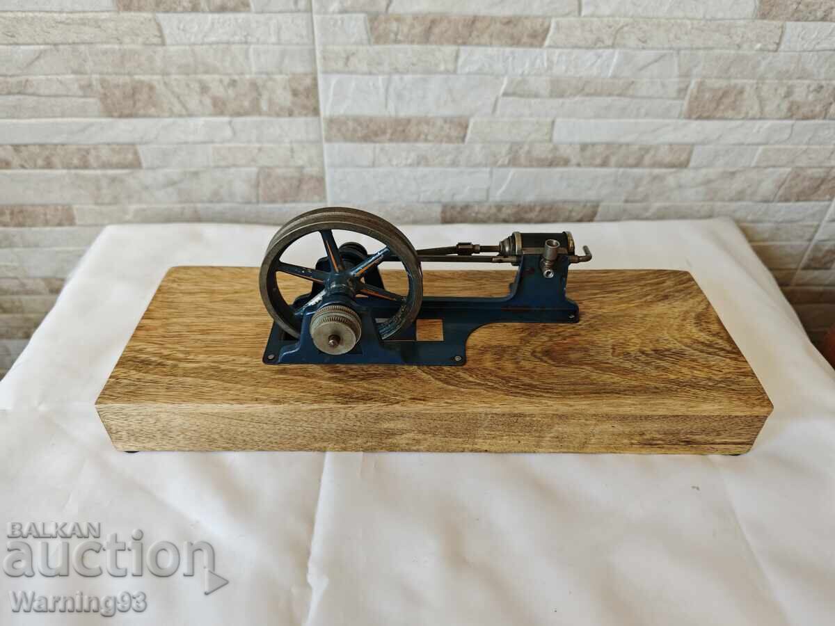 Vintage steam engine model - mid-century German with price € 125.00 | 244.48 BGN