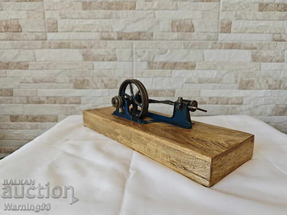 Auction  Vintage steam engine model - mid-century German