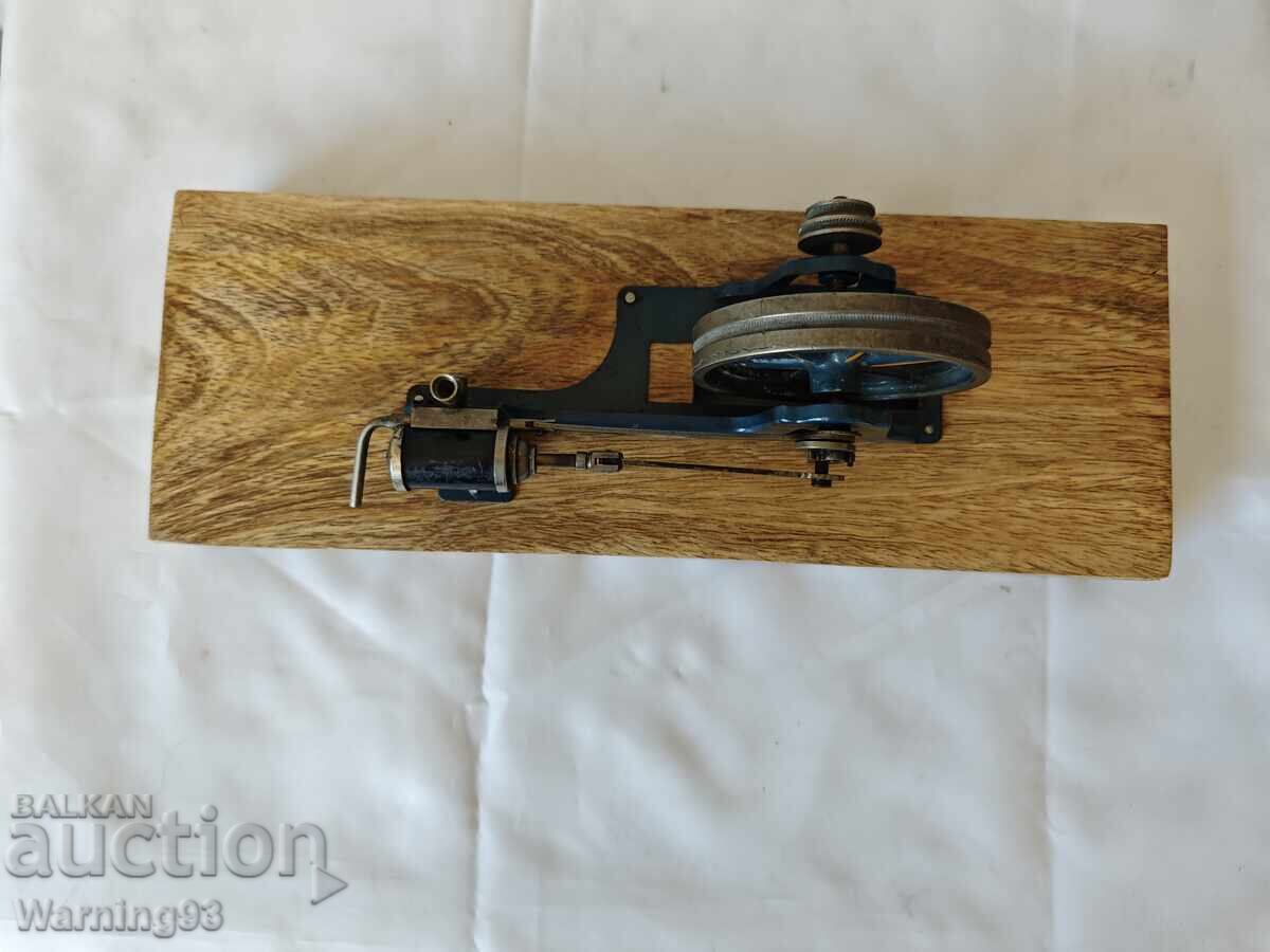 Vintage steam engine model - mid-century German - 6