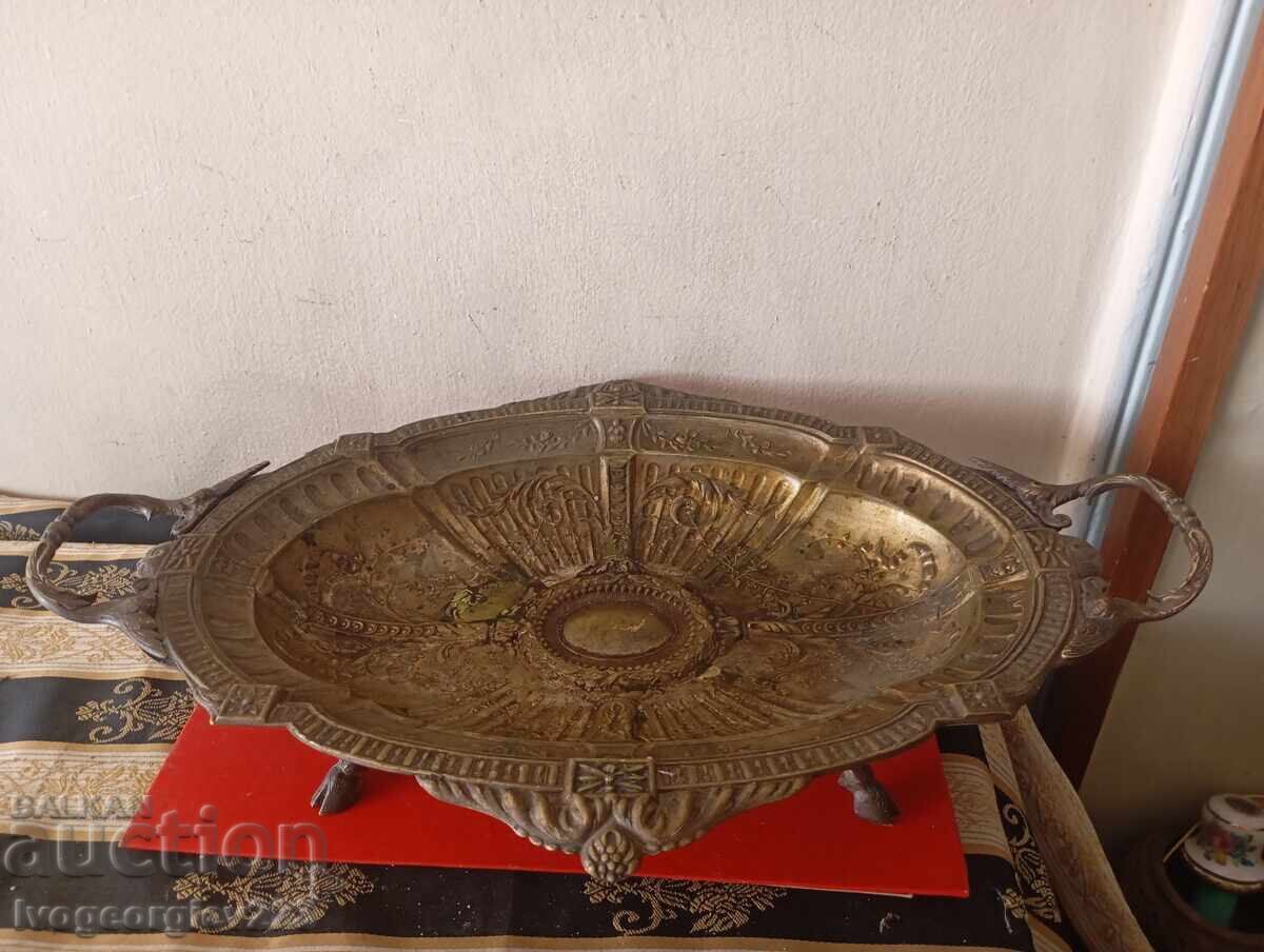 ένα μπολ, ένα αρ ντεκό φρουτιέρα