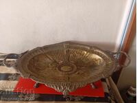 un vas, un vas cu fructe art deco