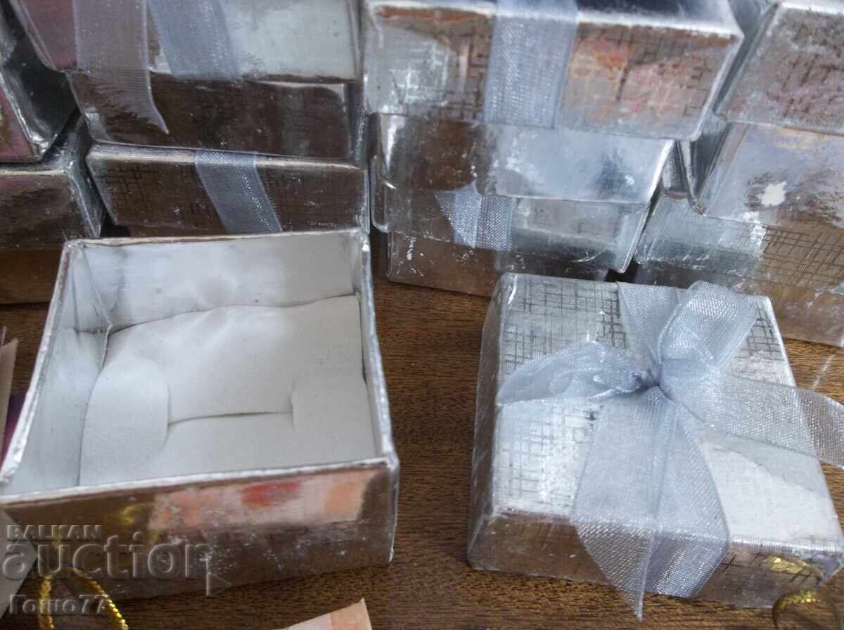 Подаръчни лисчета с цена € 2.00 | 3.91 лв.