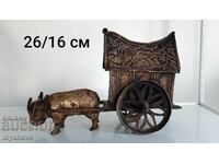 Sculptură asiatică veche din bronz, formată din trei piese