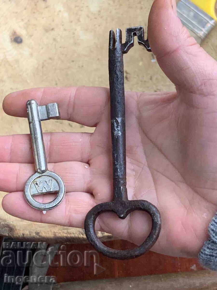 CHEIE VECHE FORJATĂ ZĂVOR LACĂT METAL URIAȘ - 7