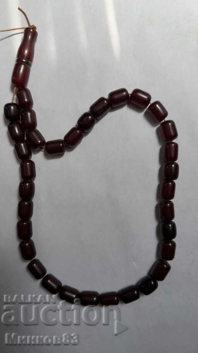 Mătănii autentice din chihlimbar roșu! cu preț € 1000.00 | 1955.84 BGN