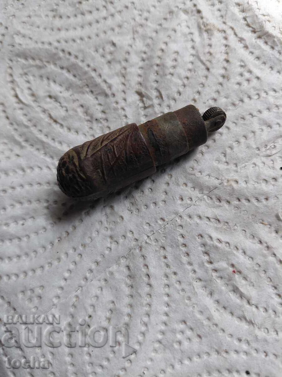 старинна  запалка , красиви орнаменти с цена € 0.01 | 0.02 лв.