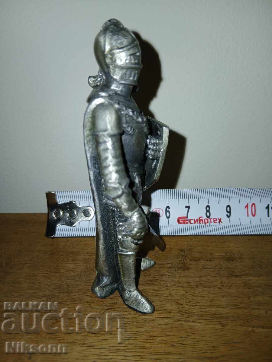 Livrarea Figurină cavaler din metal