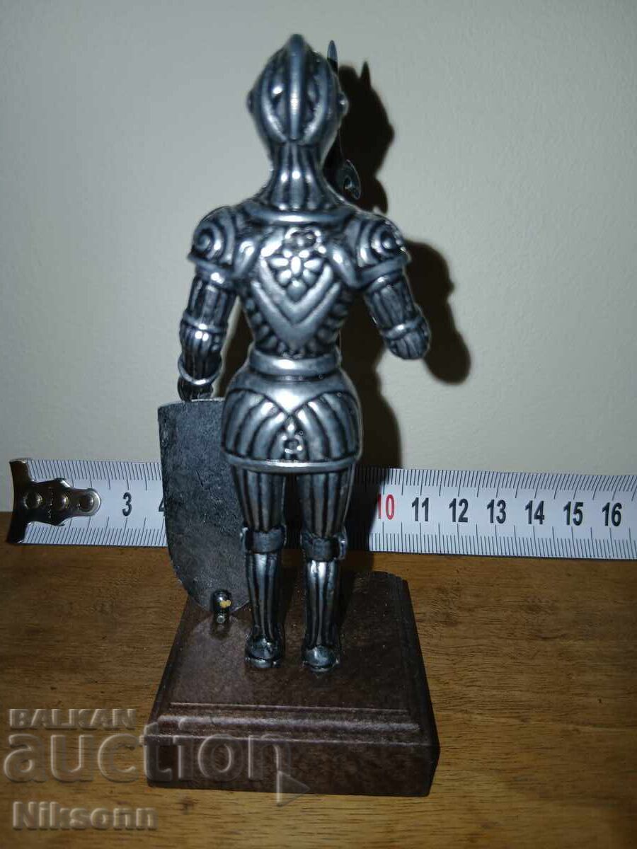 Licitație Figurină cavaler din metal alb