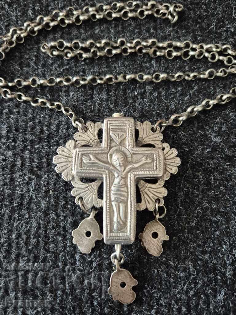 Encolpion relicvariu din secolul al XIX-lea, perioadă de renaștere, cruce din argint cu preț € 550.00 | 1075.71 BGN