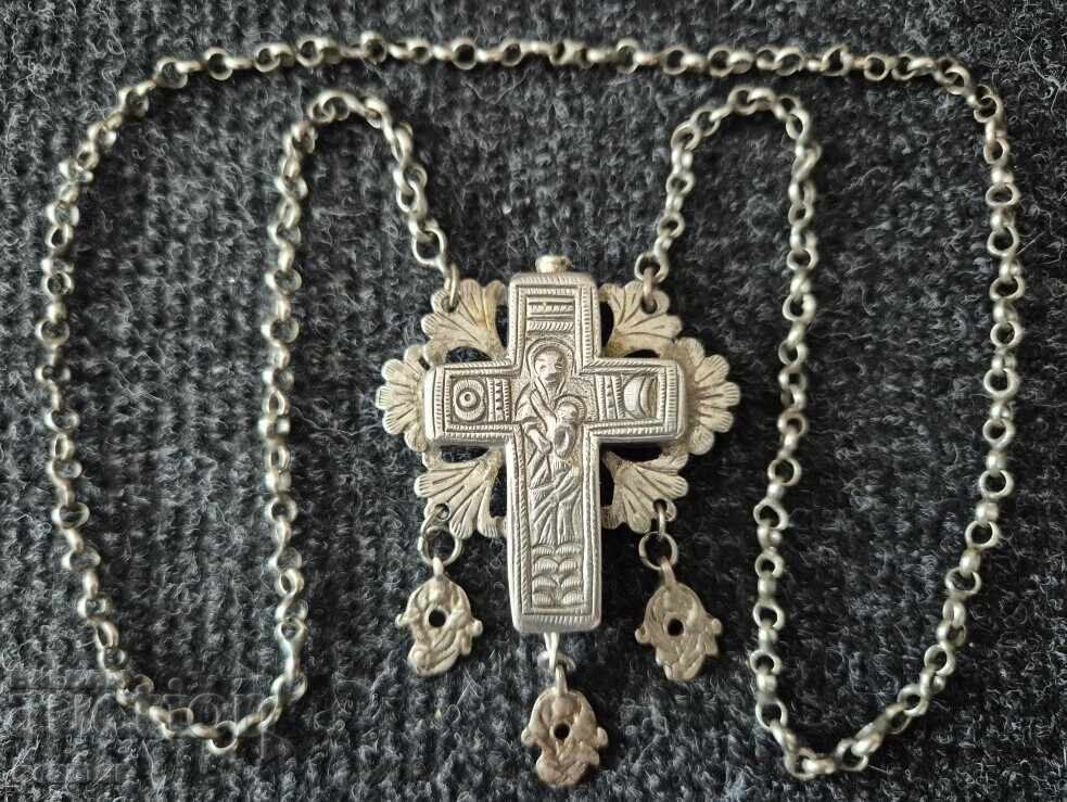 Encolpion relicvariu din secolul al XIX-lea, perioadă de renaștere, cruce din argint