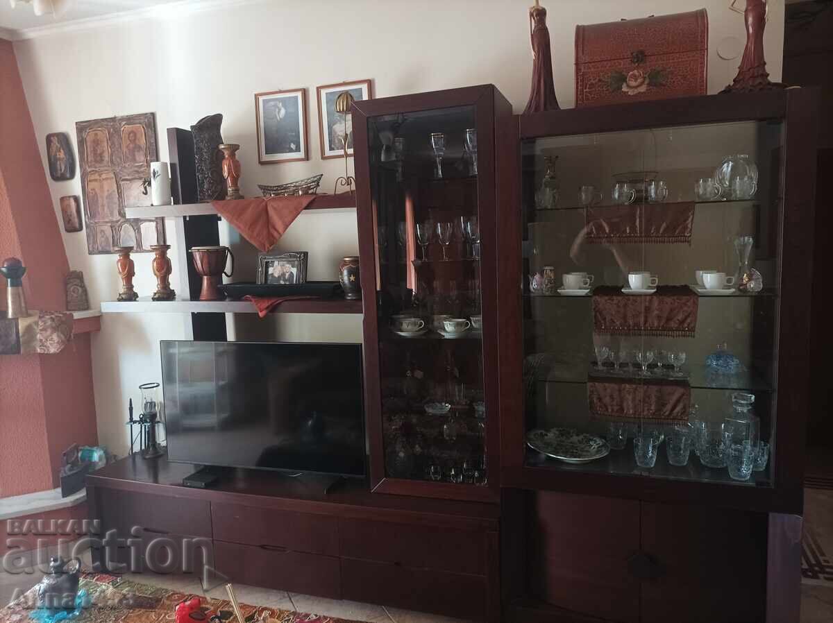 2 pieces of furniture with price € 900.00 | 1760.25 BGN