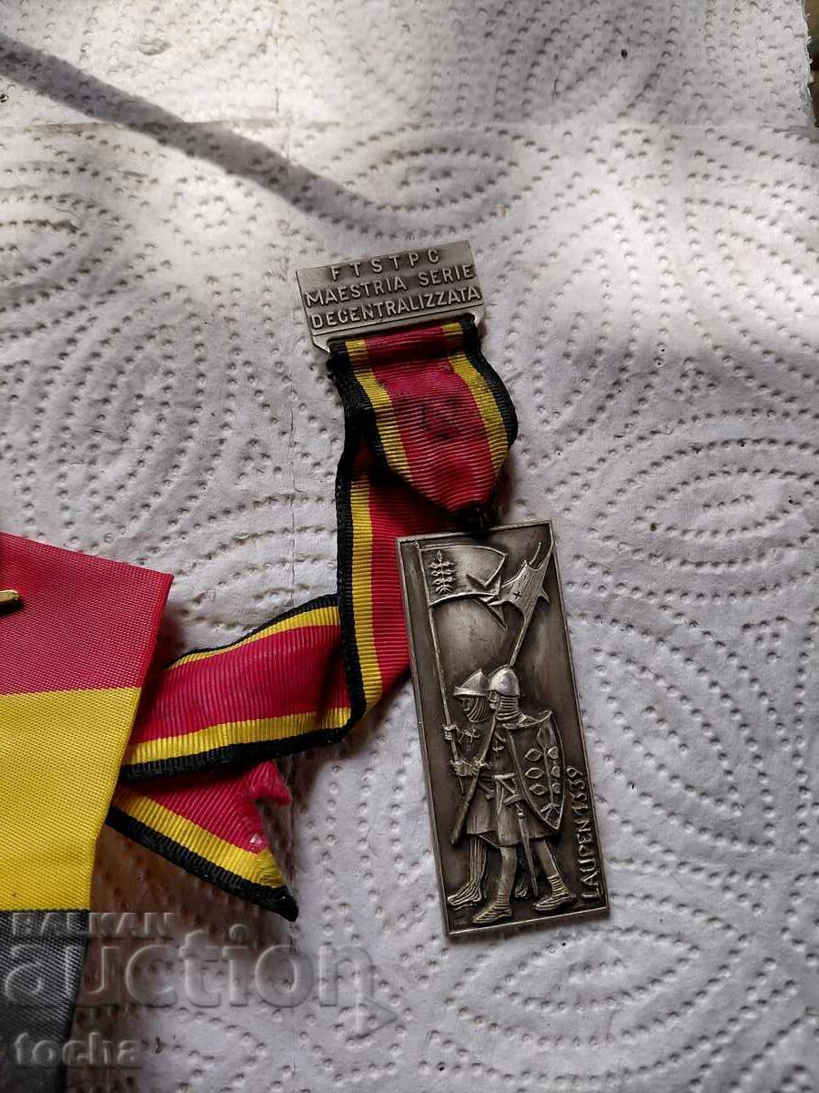 Livrarea Lotul 3, ordine vechi, medalii, insigne