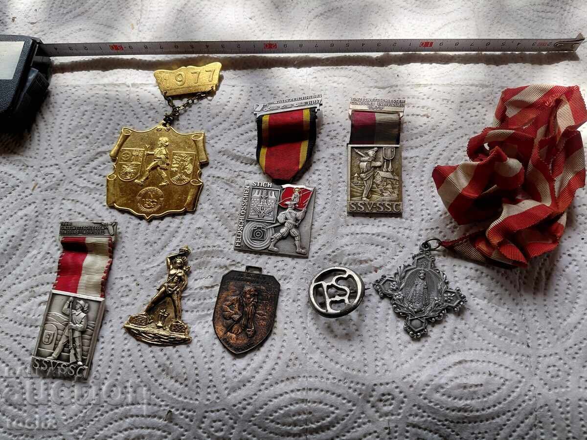 Lotul 2, ordine vechi, medalii, insigne cu preț € 0.01 | 0.02 BGN