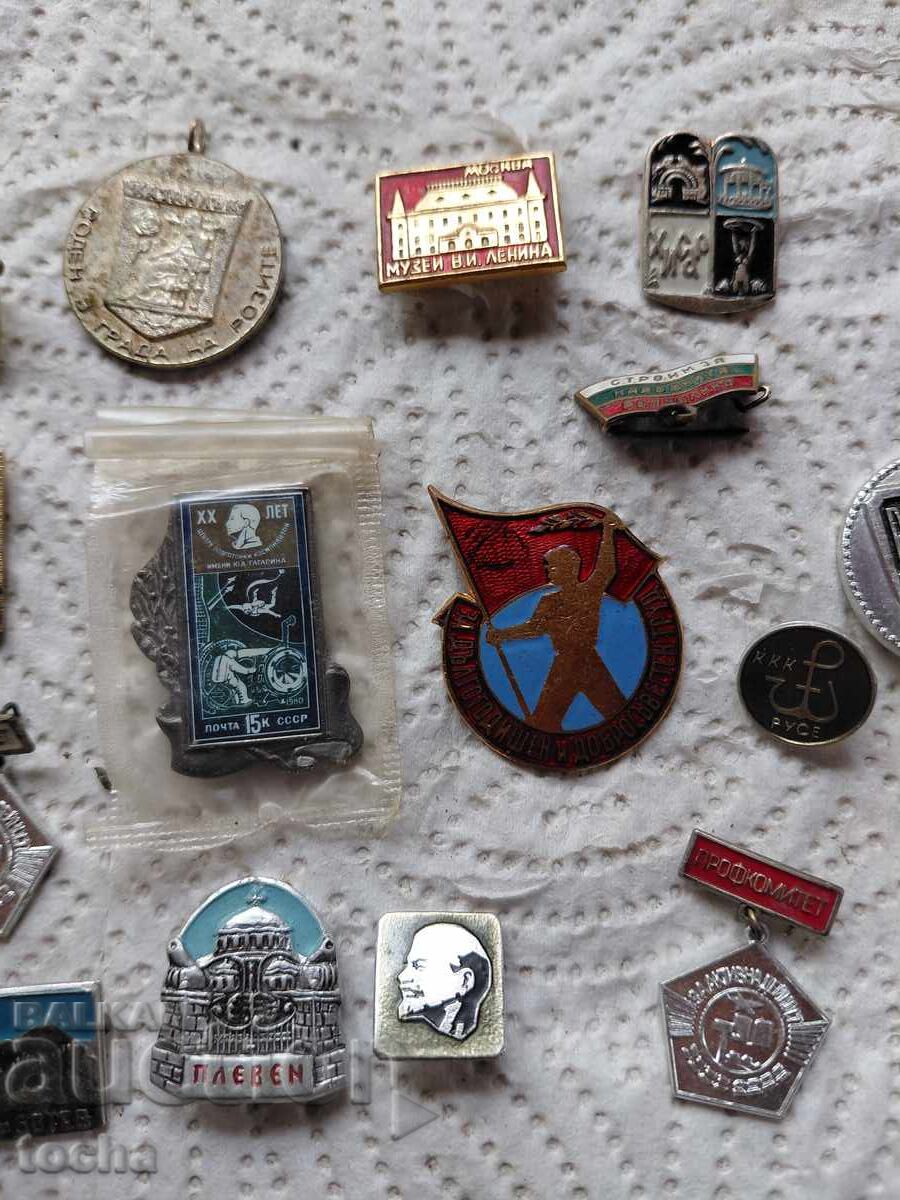 Delivery of Lot 2, old badges and others