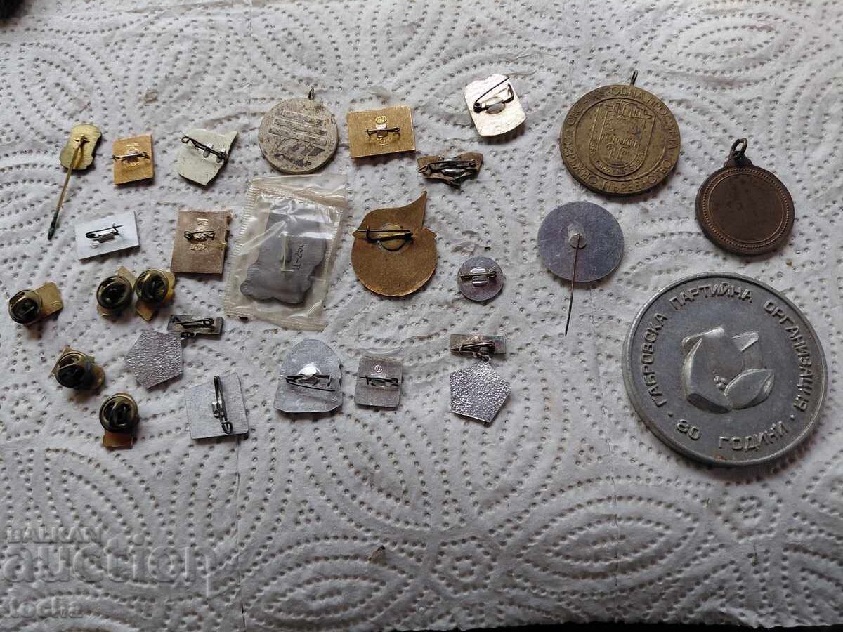 Lot 2, old badges and others - 6