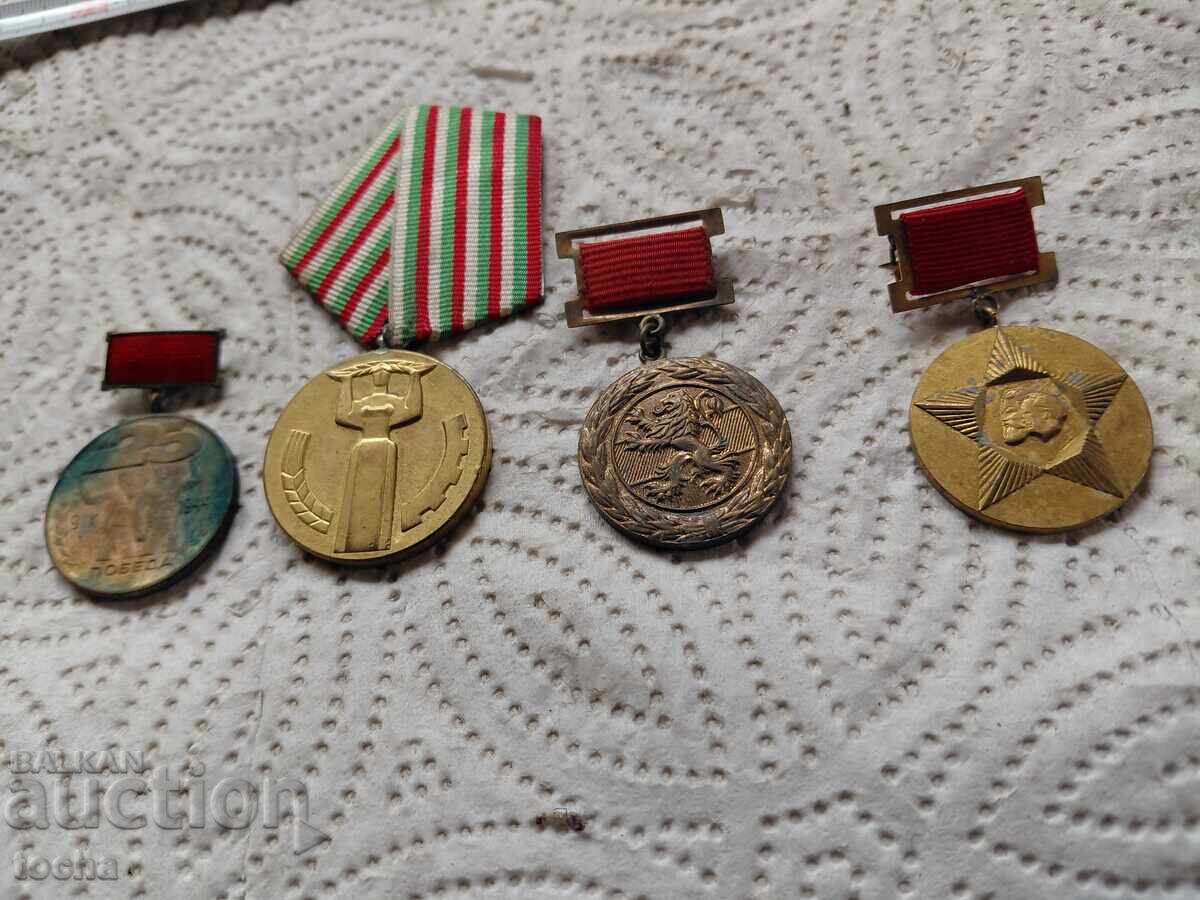 Lotul 4, ordine vechi, medalii, insigne cu preț € 0.01 | 0.02 BGN