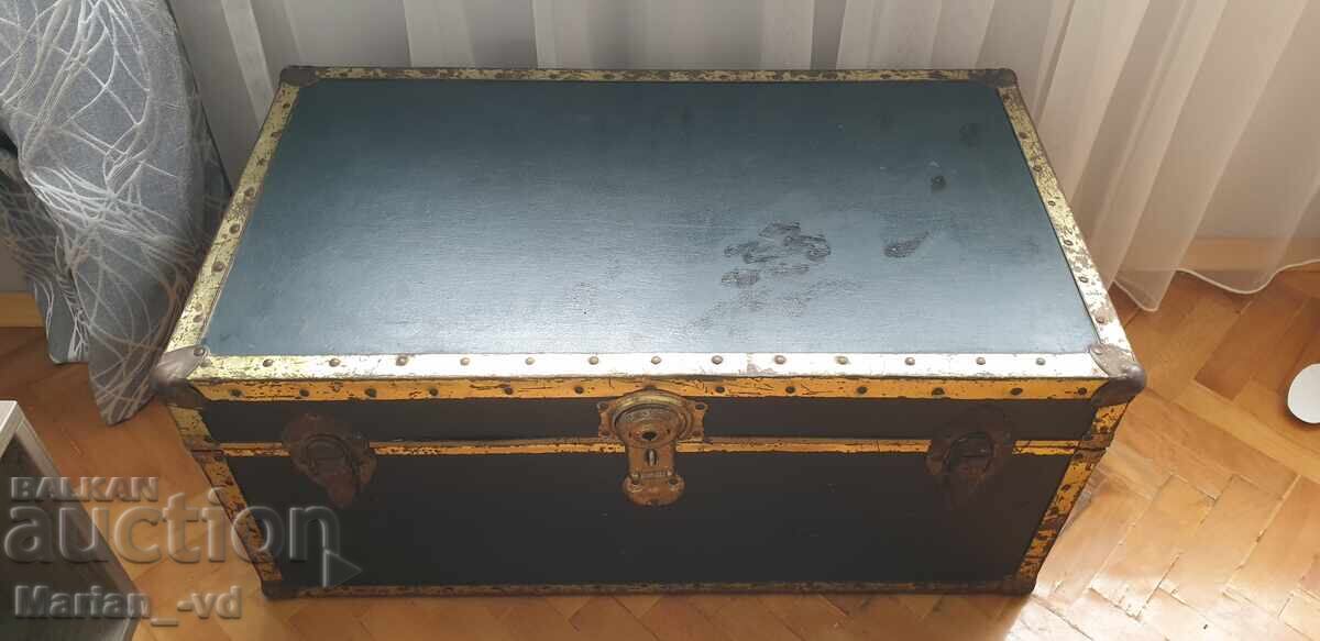 Cufăr vechi, ladă, comodă cu preț € 60.00 | 117.35 BGN