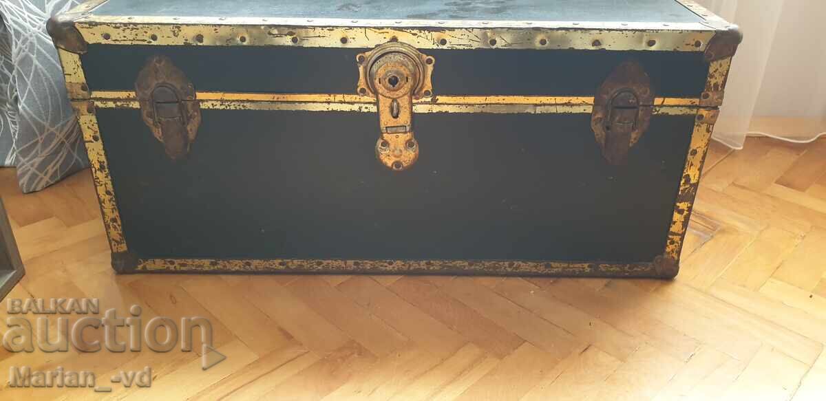 Licitație Cufăr vechi, ladă, comodă