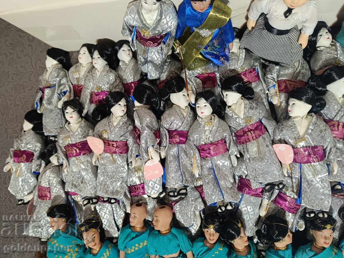 Licitație Lichidare nr. 18 Aproximativ 70 buc. păpuși mici din porțelan