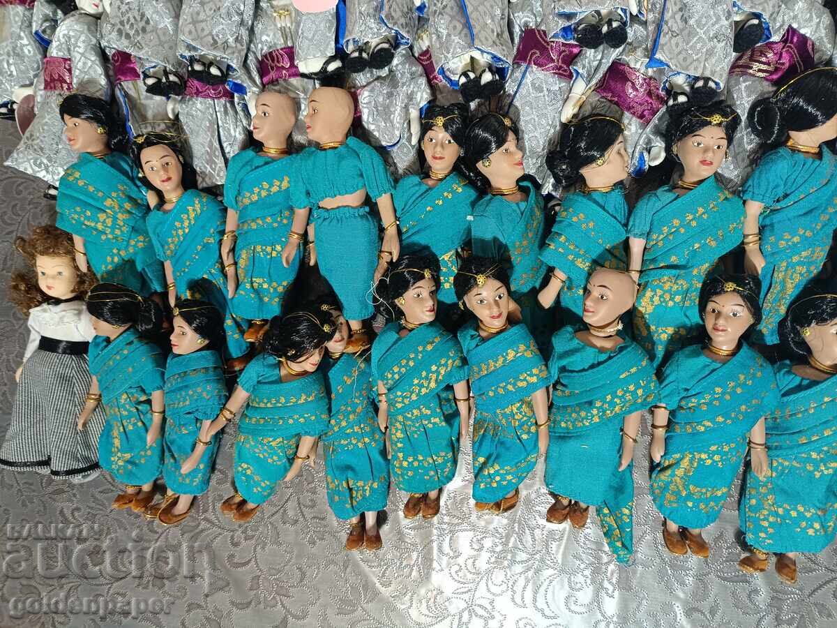 Livrarea Lichidare nr. 18 Aproximativ 70 buc. păpuși mici din porțelan