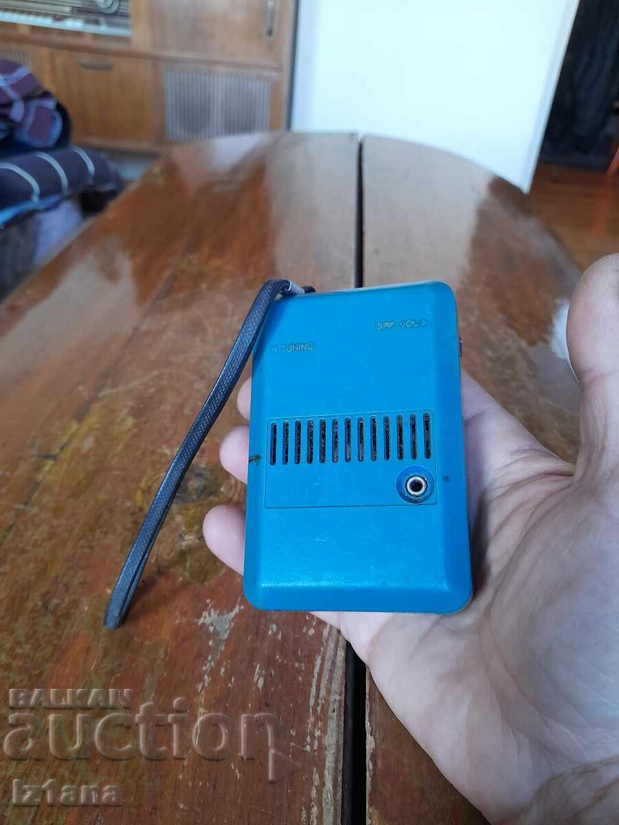 Licitație Radio vechi, receptor radio Sharp